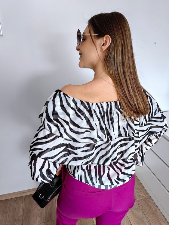 Bluzka hiszpanka z falbankami wiskoza czarno-biała zebra