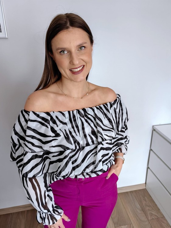 Bluzka hiszpanka z falbankami wiskoza czarno-biała zebra