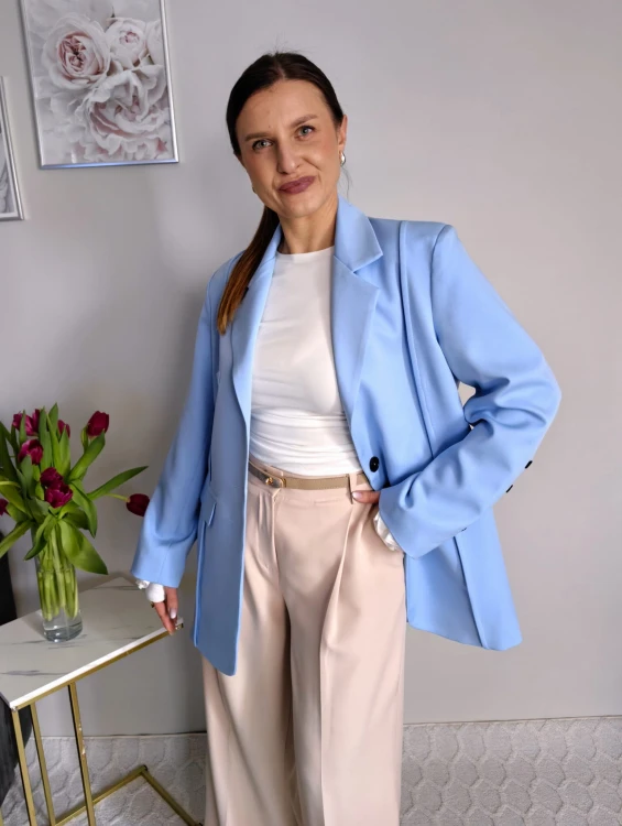 Długa marynarka oversize o prostym kroju niebieska