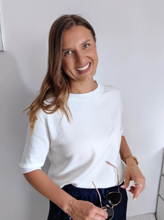 Sweterek basic z rękawem 3/4 śmietankowy 50% wiskoza