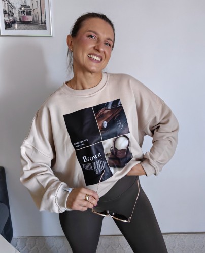 Bluza basic short beżowa z kolażem brown mood 95% bawełna